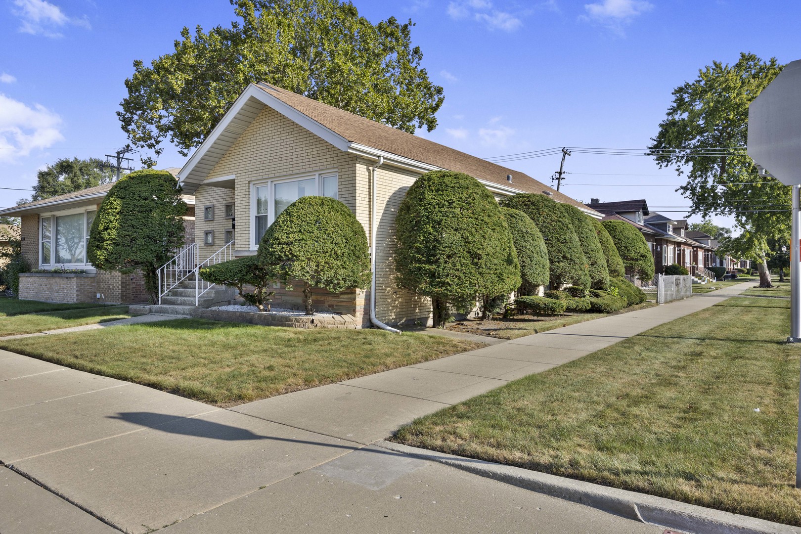 2333 E 83rd Street Property Photo 2
