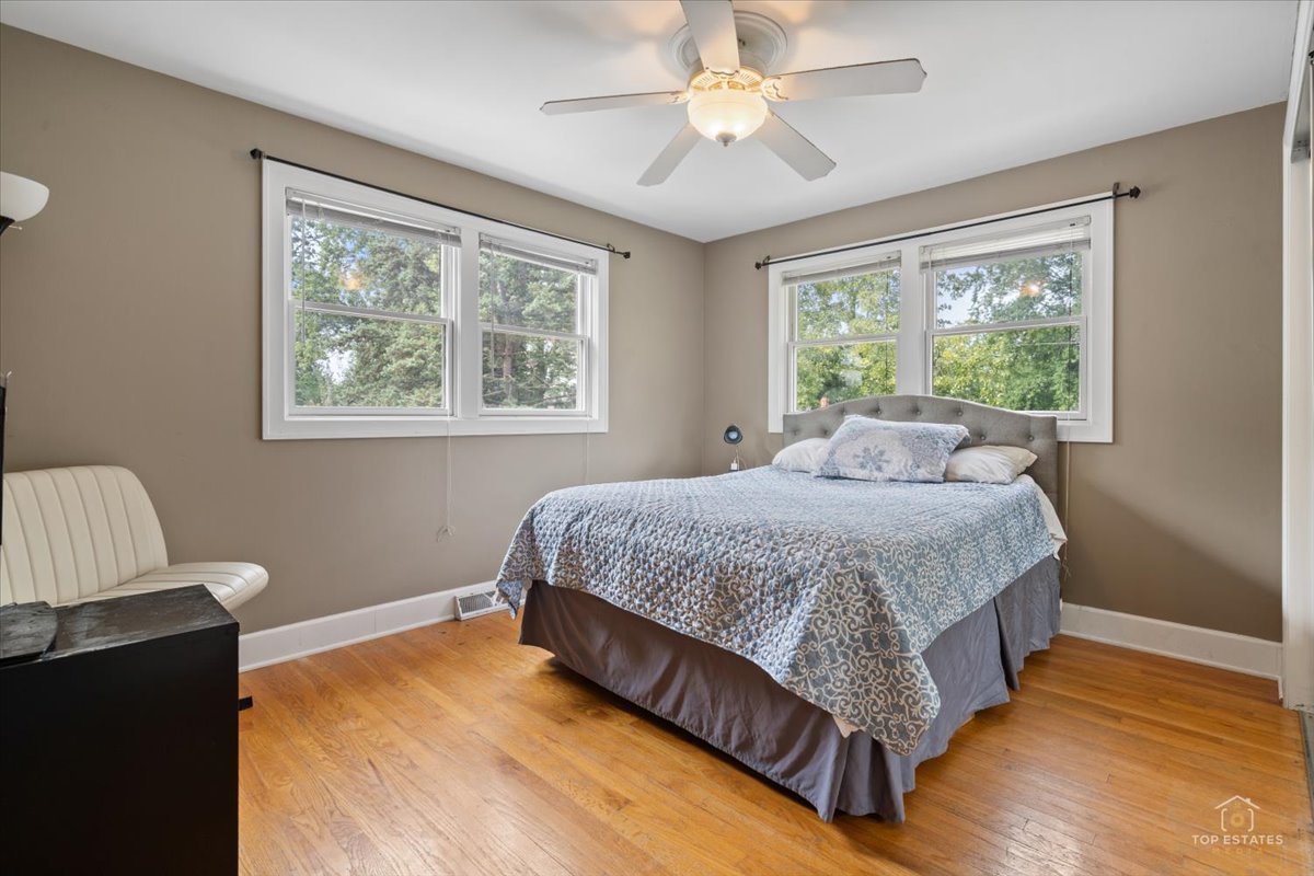 27w501 Williams Street Property Photo 18