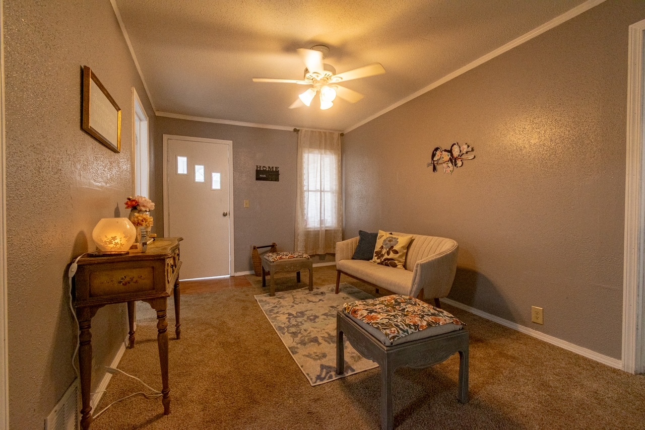 2642 Hanson Street Property Photo 7