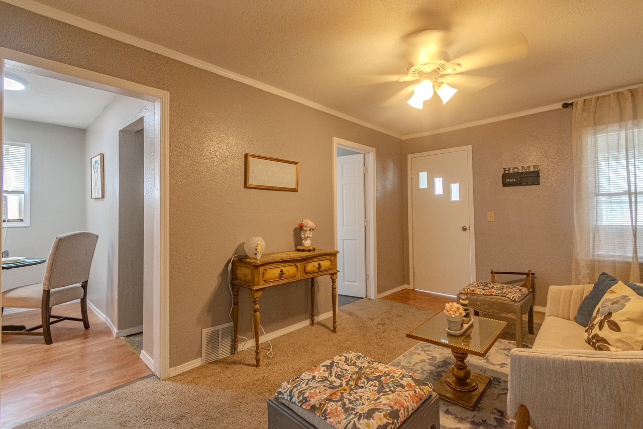 2642 Hanson Street Property Photo 8