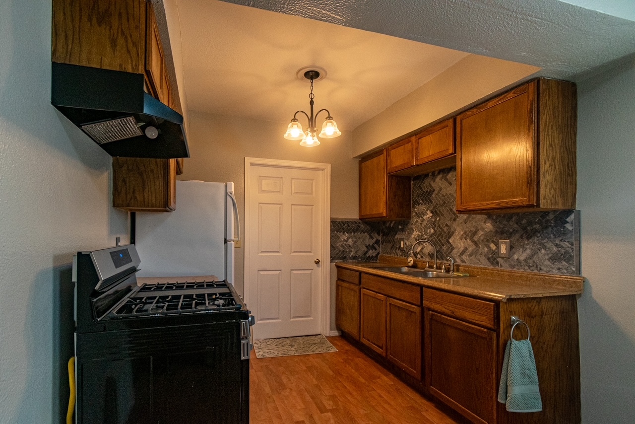 2642 Hanson Street Property Photo 12