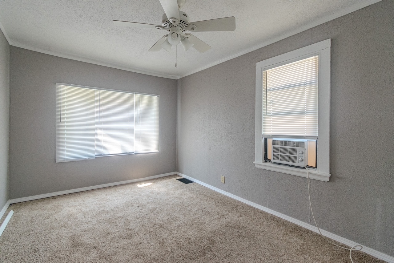 2642 Hanson Street Property Photo 14