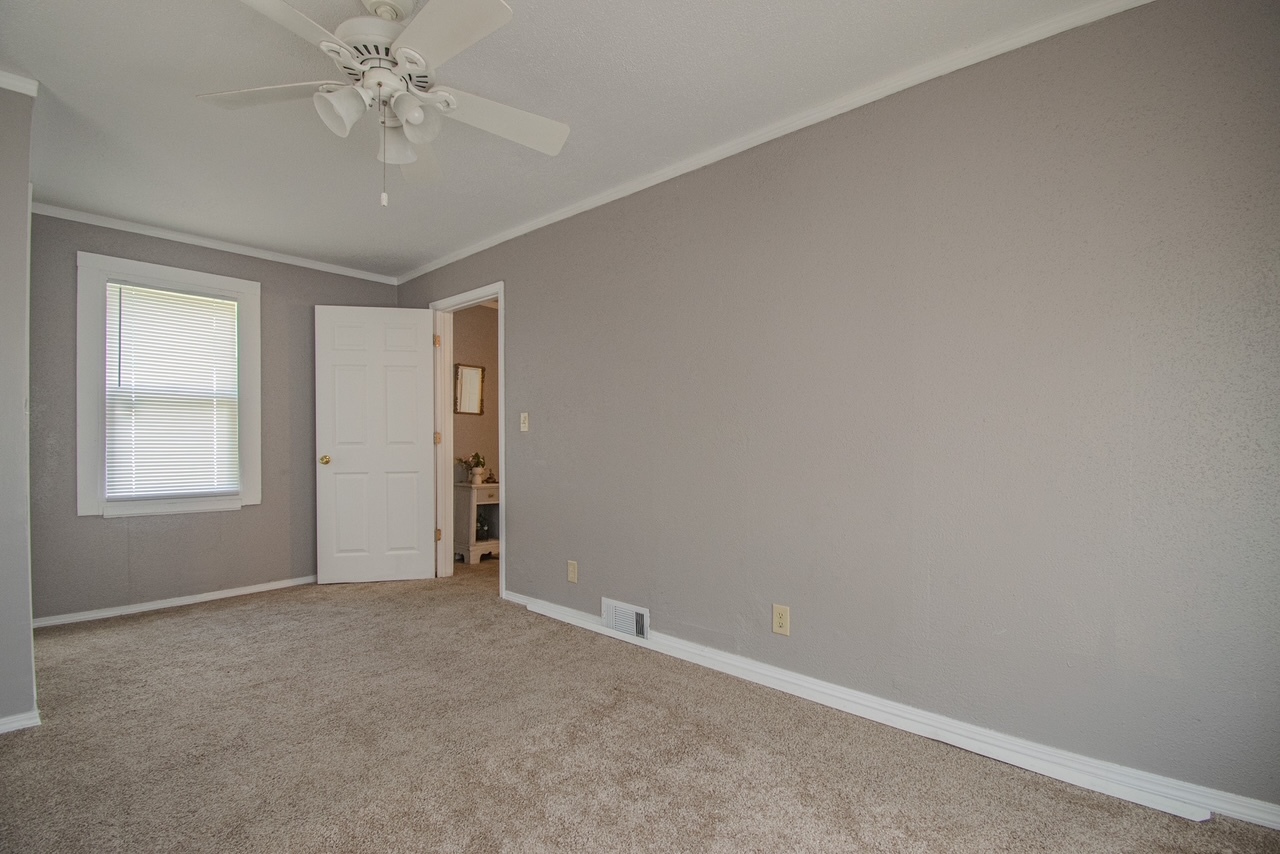 2642 Hanson Street Property Photo 15