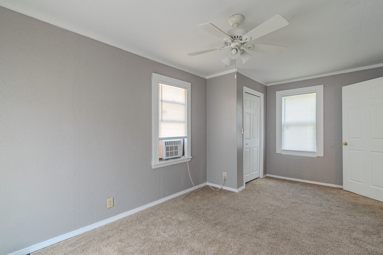 2642 Hanson Street Property Photo 16