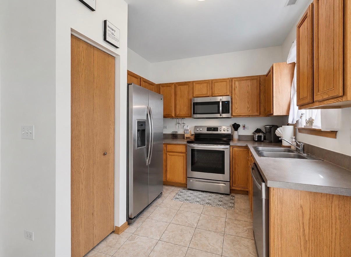 1766 Fieldstone Drive Property Photo 4