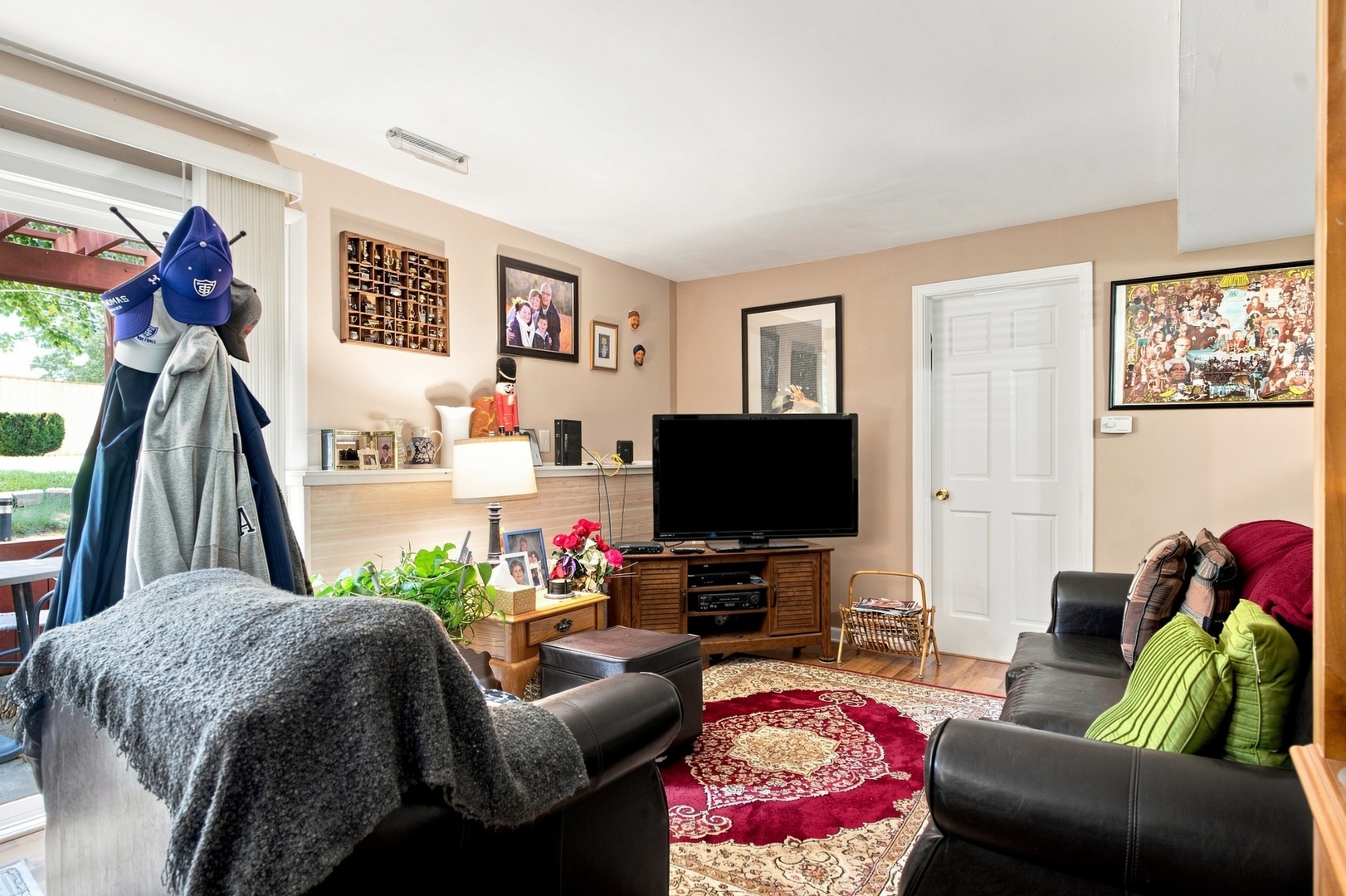 652 Sussex Lane Property Photo 14