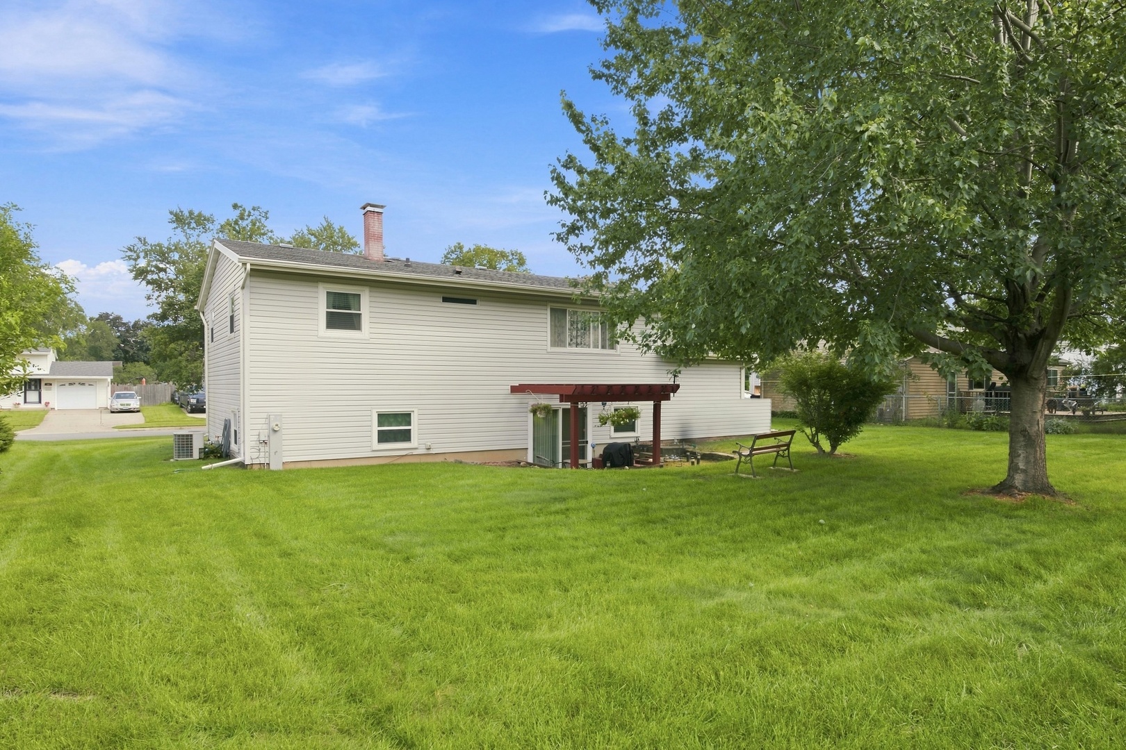 652 Sussex Lane Property Photo 19