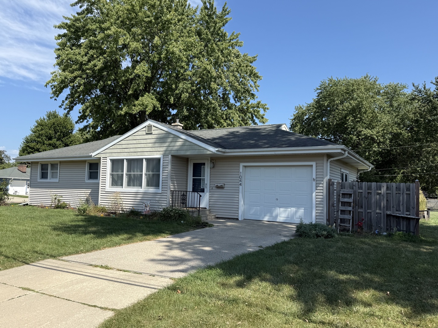 1044 Park Avenue Property Photo 2