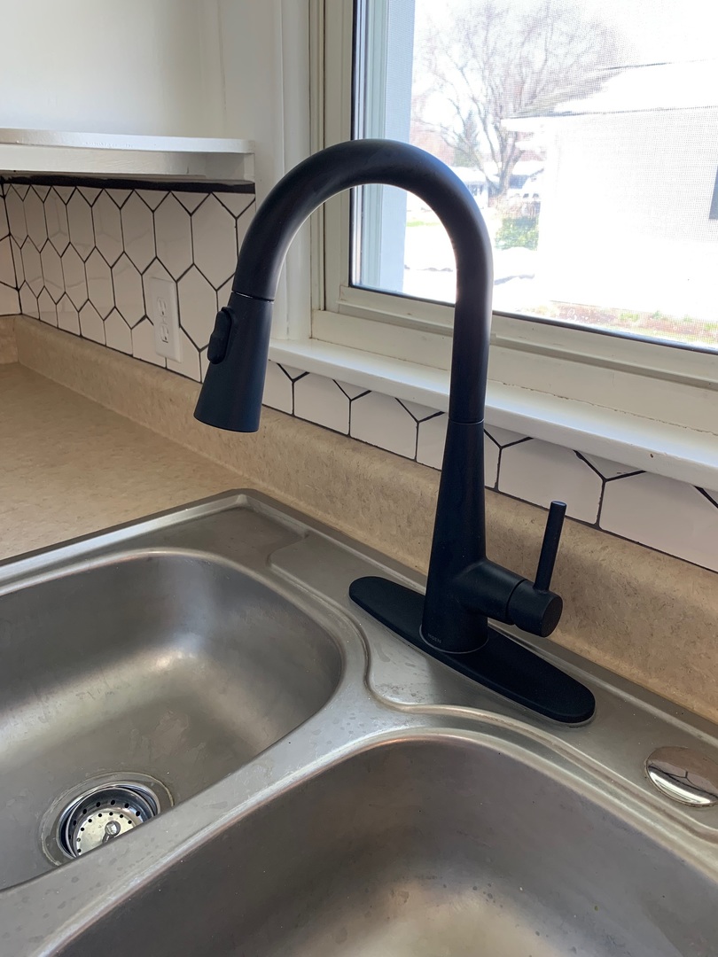 1044 Park Avenue Property Photo 4