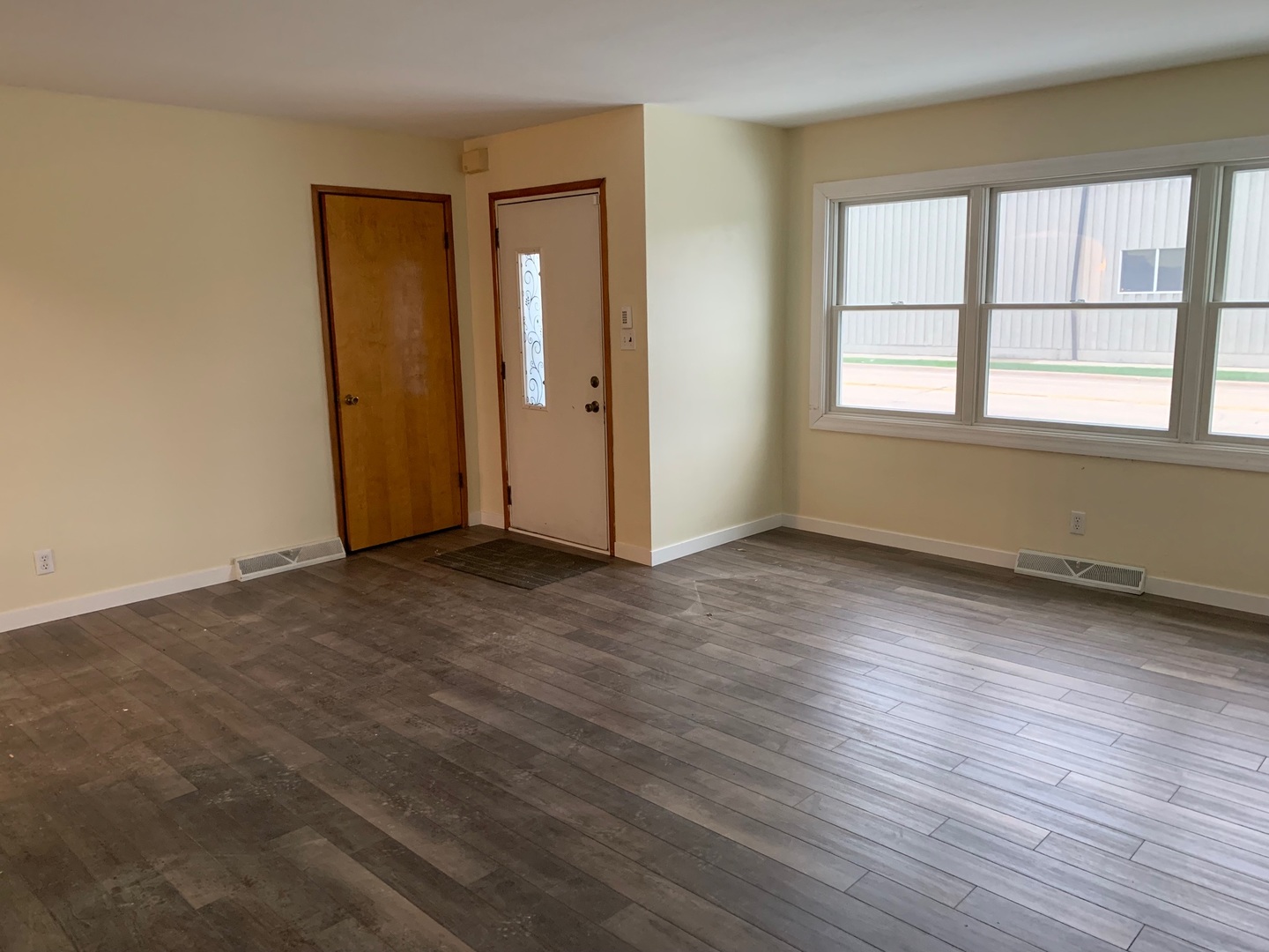 1044 Park Avenue Property Photo 7