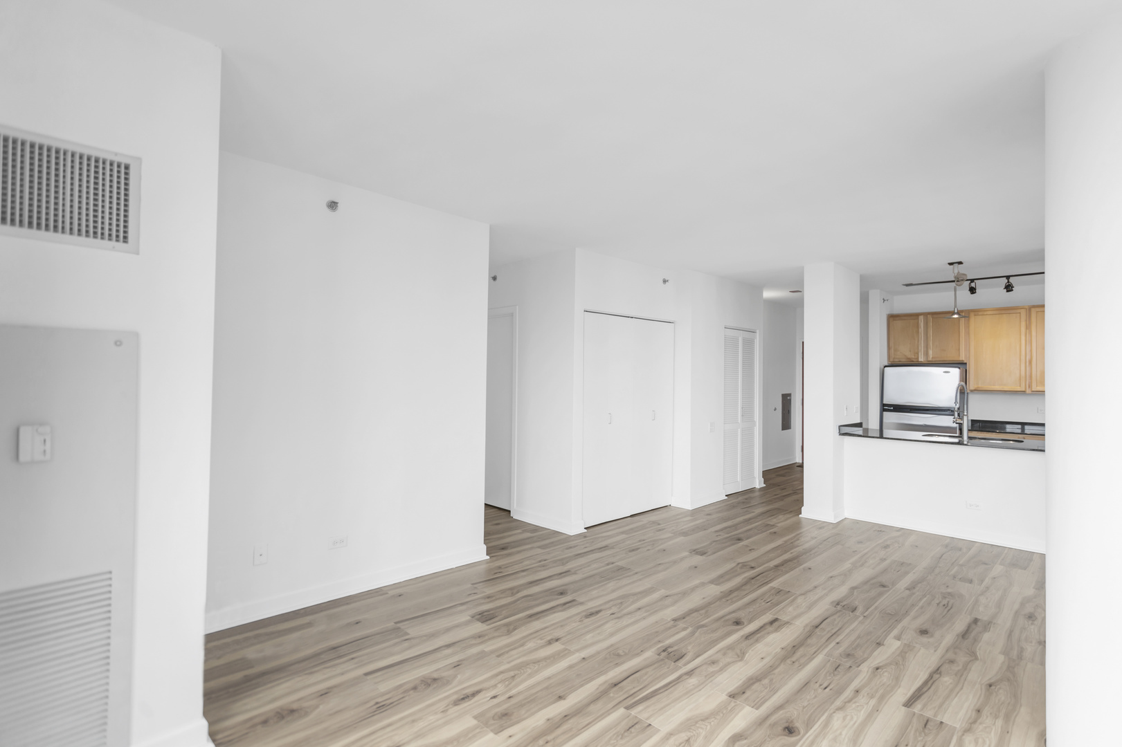 210 S Desplaines Street 1102 Property Photo 5