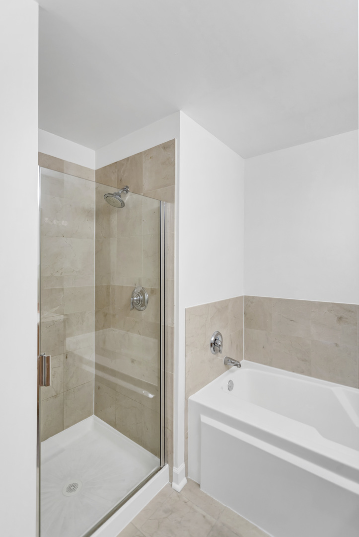 210 S Desplaines Street 1102 Property Photo 19