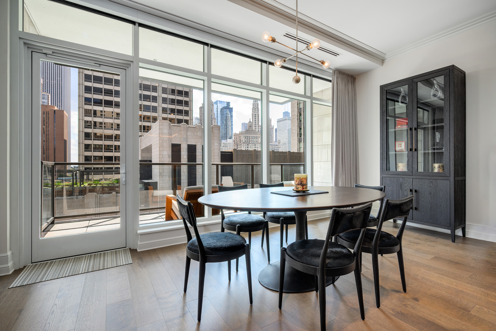 435 N Michigan Avenue 812 Property Photo 6