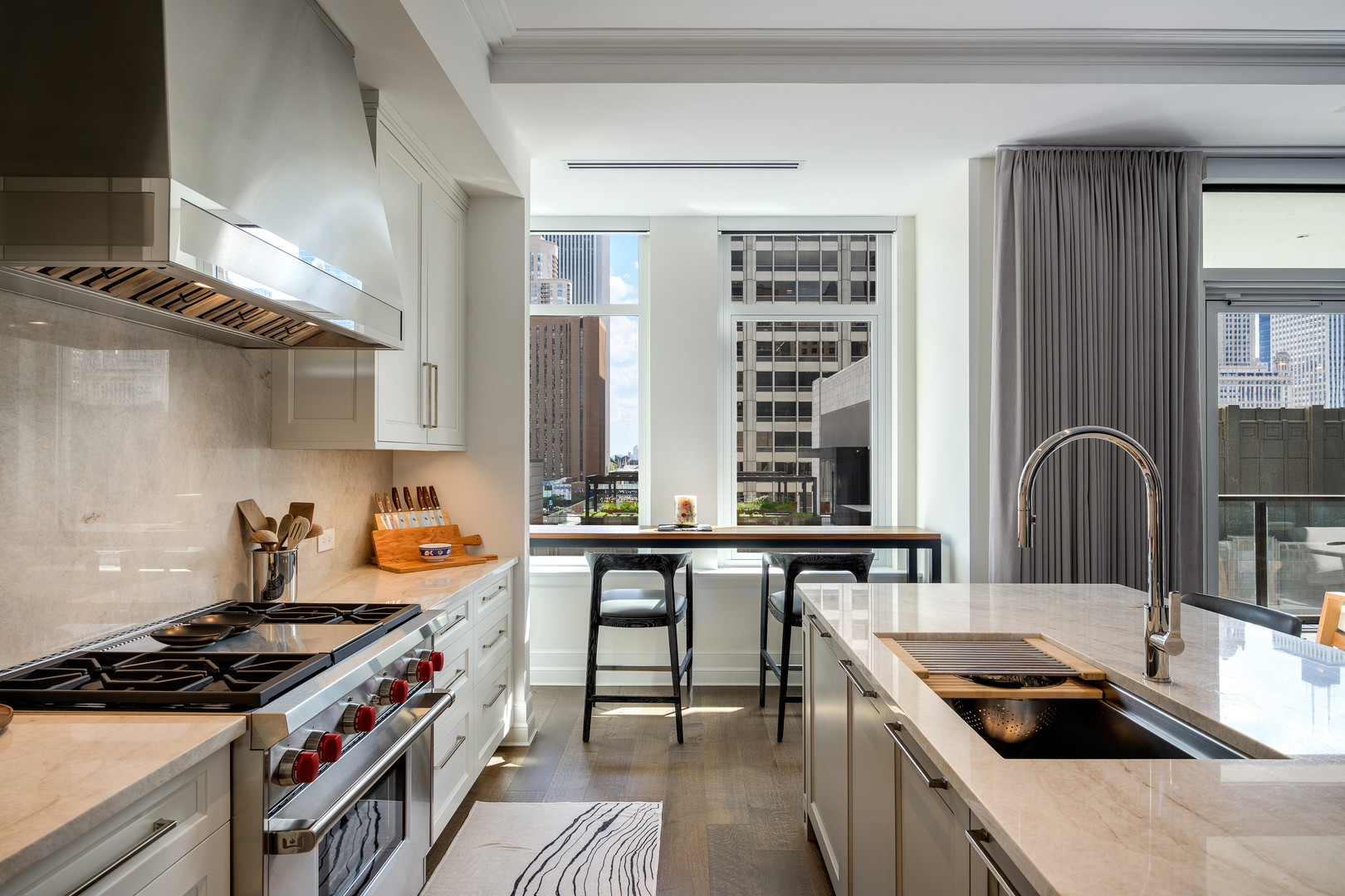 435 N Michigan Avenue 812 Property Photo 15