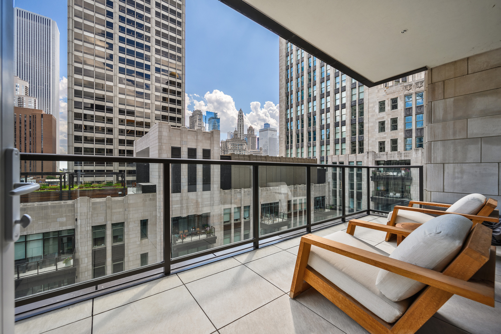 435 N Michigan Avenue 812 Property Photo 17