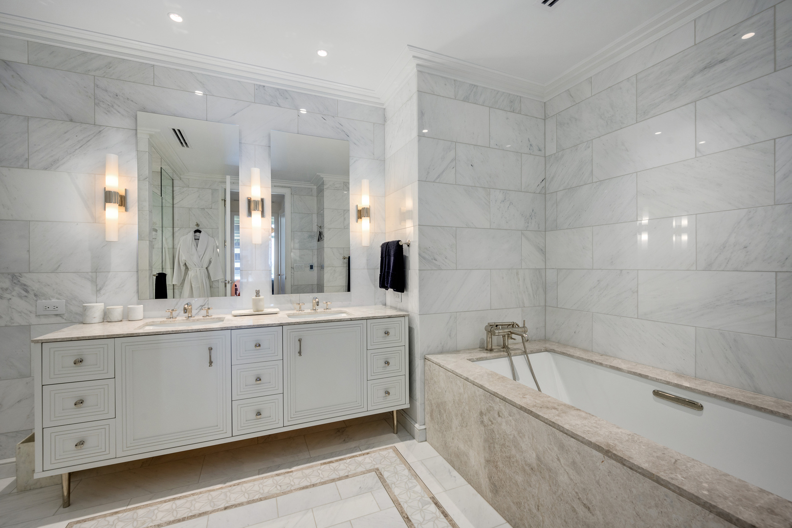 435 N Michigan Avenue 812 Property Photo 23