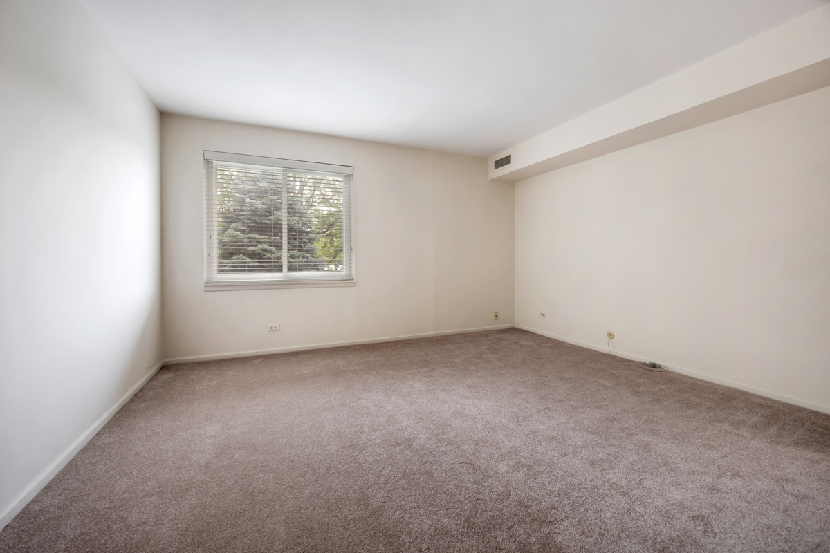 840 Wellington Avenue 218 Property Photo 11