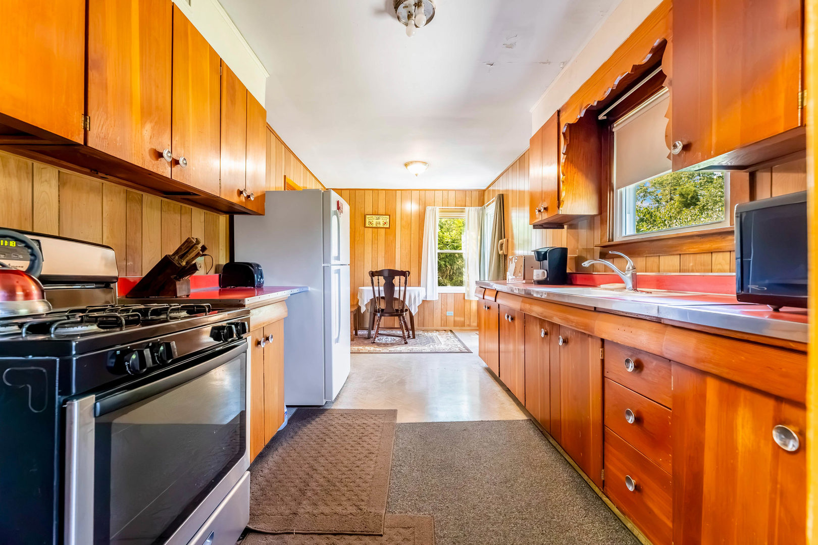 1020 S Fairfield Avenue Property Photo 11