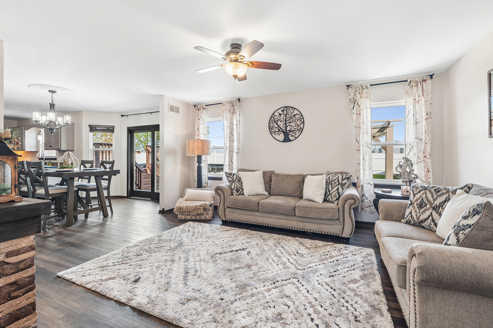 15504 Ridgefield Drive Property Photo 11