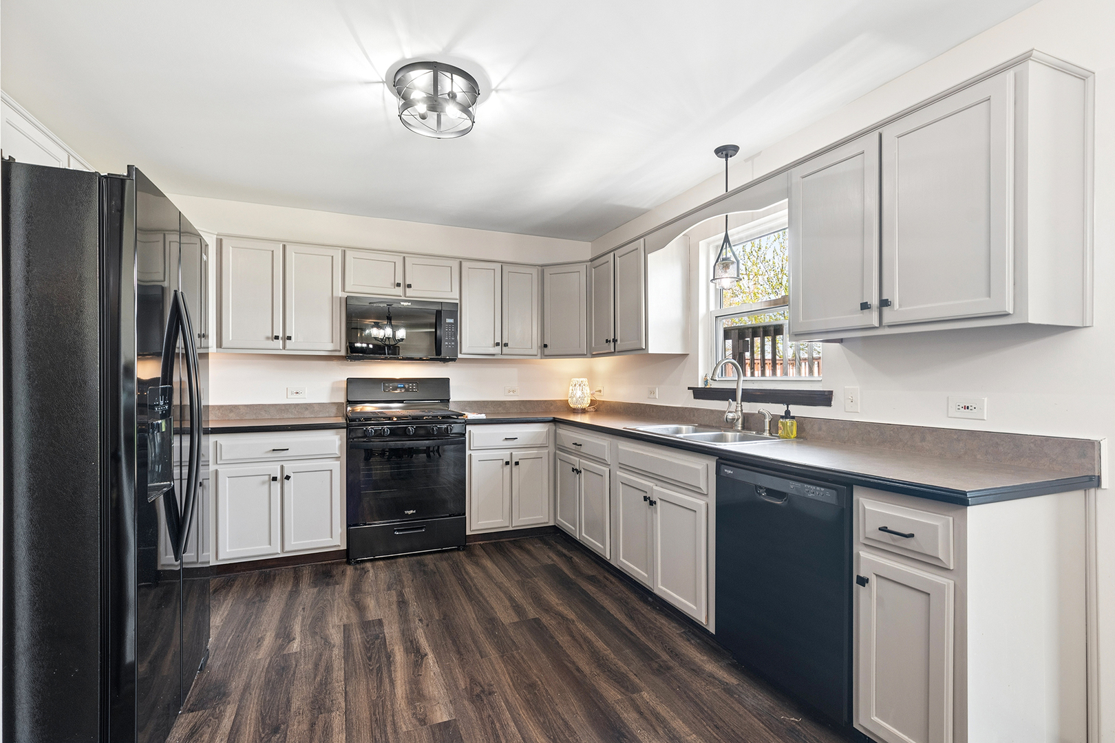 15504 Ridgefield Drive Property Photo 15