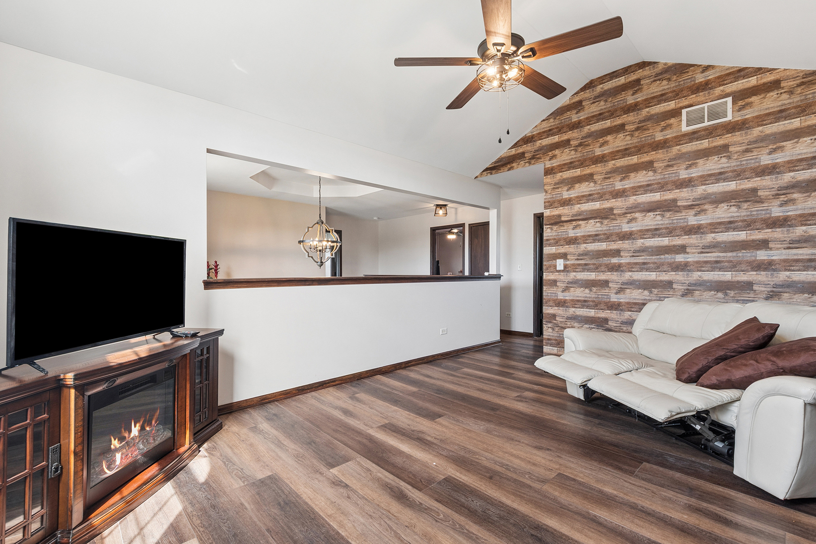 15504 Ridgefield Drive Property Photo 26