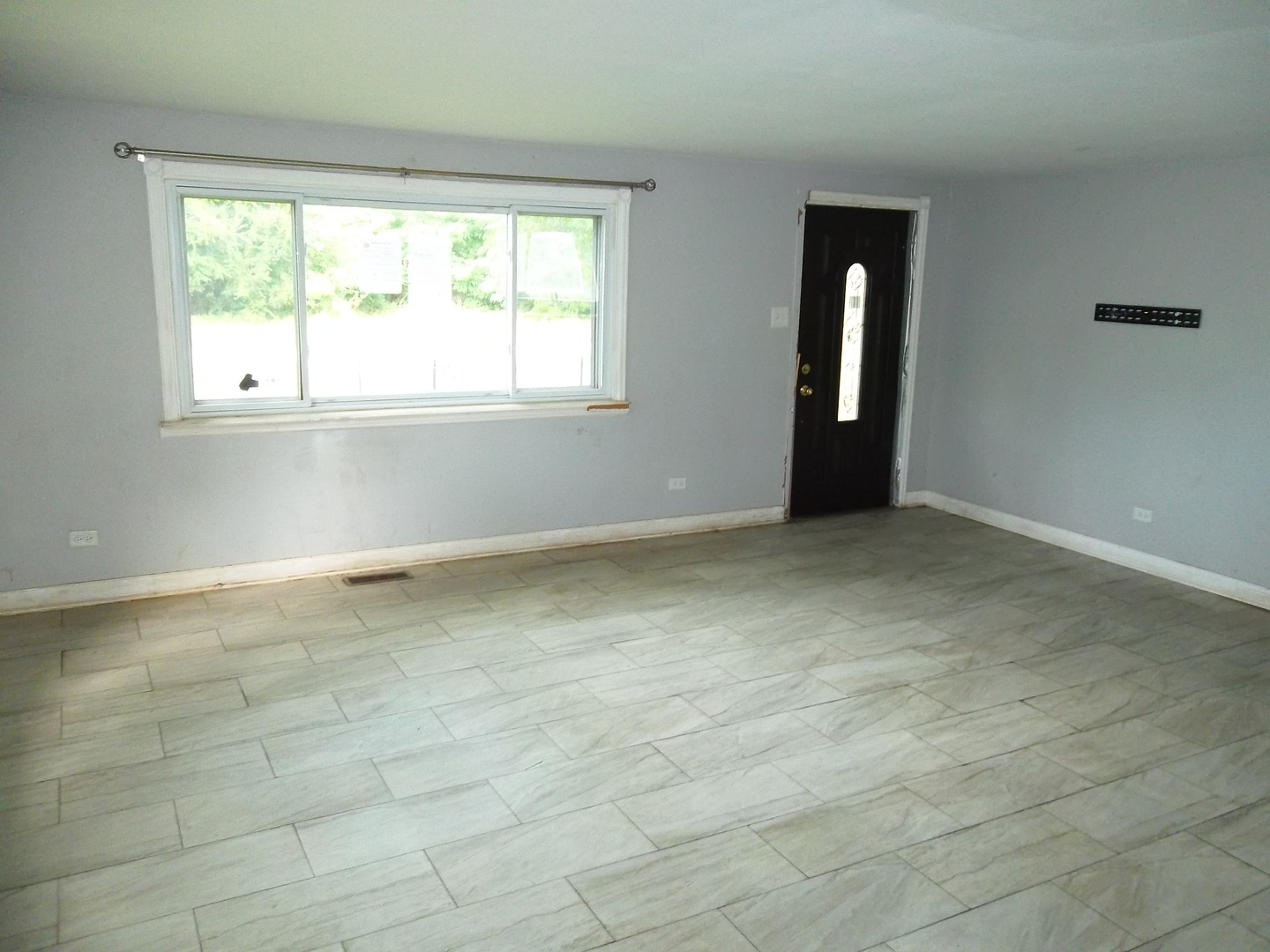 14045 S Claire Boulevard Property Photo 4