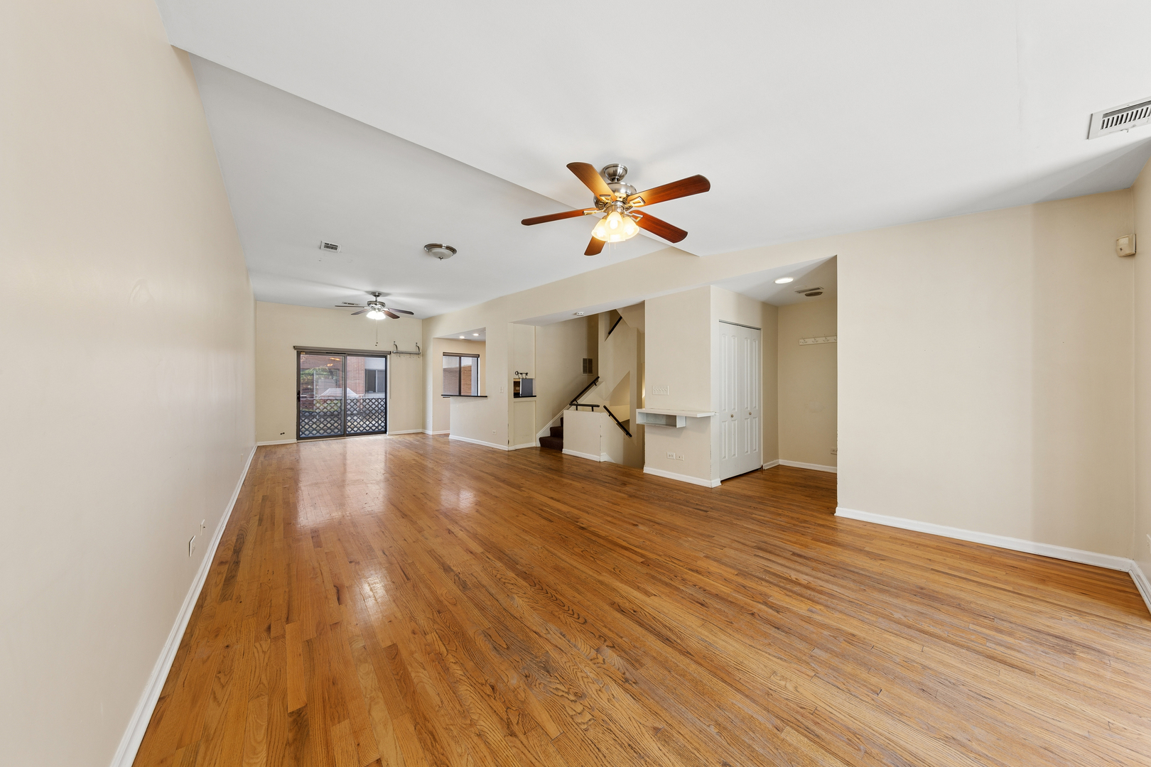 1901 S Clark Street B Property Photo 2