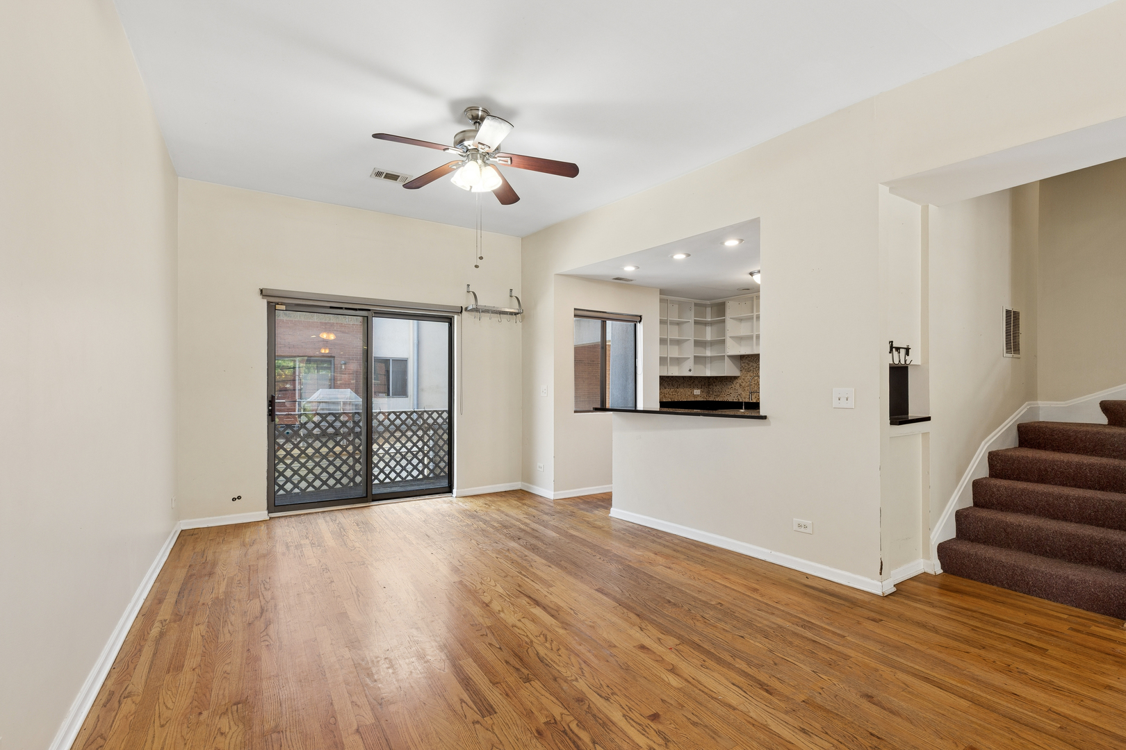 1901 S Clark Street B Property Photo 7