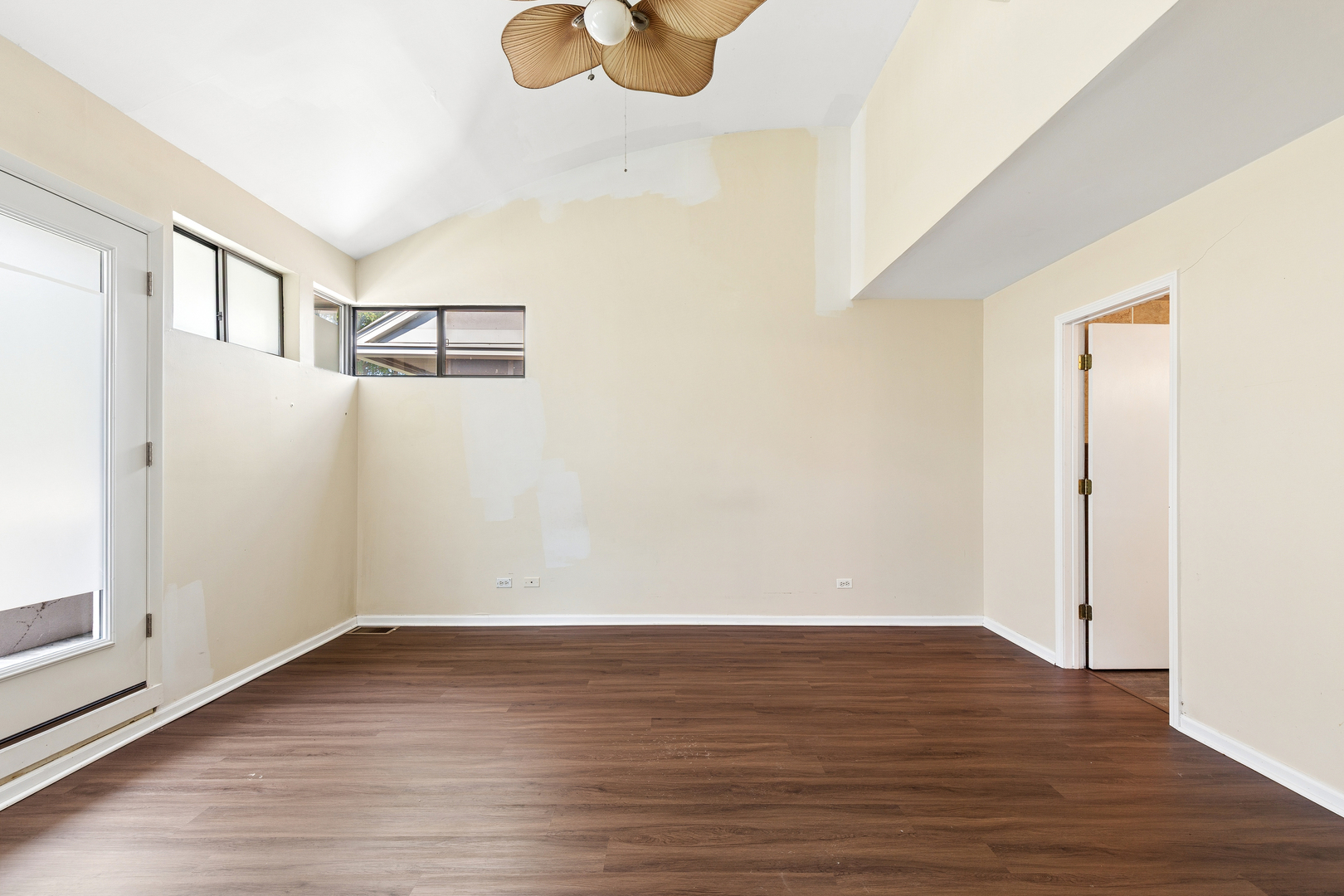 1901 S Clark Street B Property Photo 11