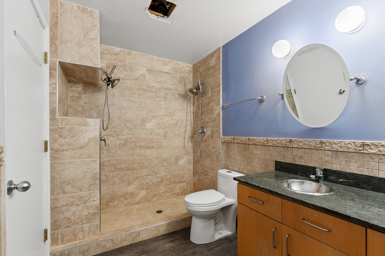 1901 S Clark Street B Property Photo 14
