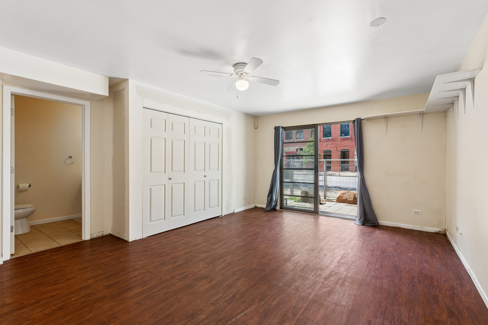 1901 S Clark Street B Property Photo 22