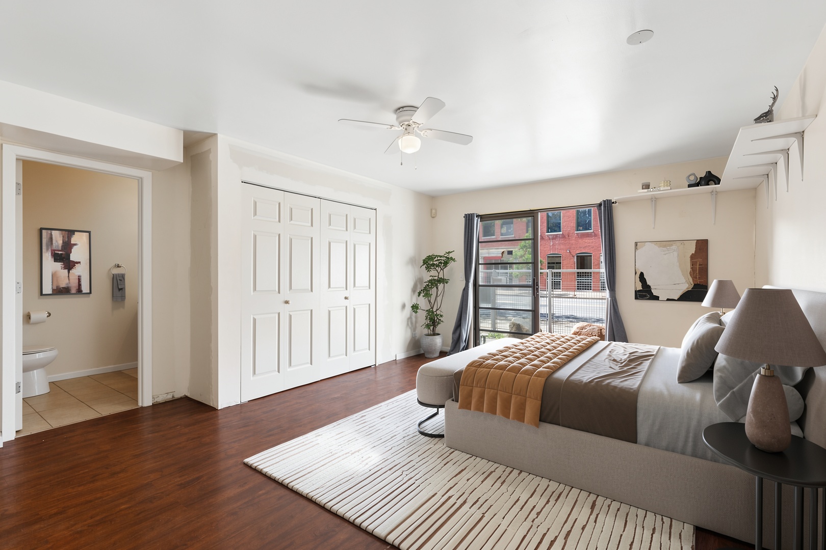 1901 S Clark Street B Property Photo 23