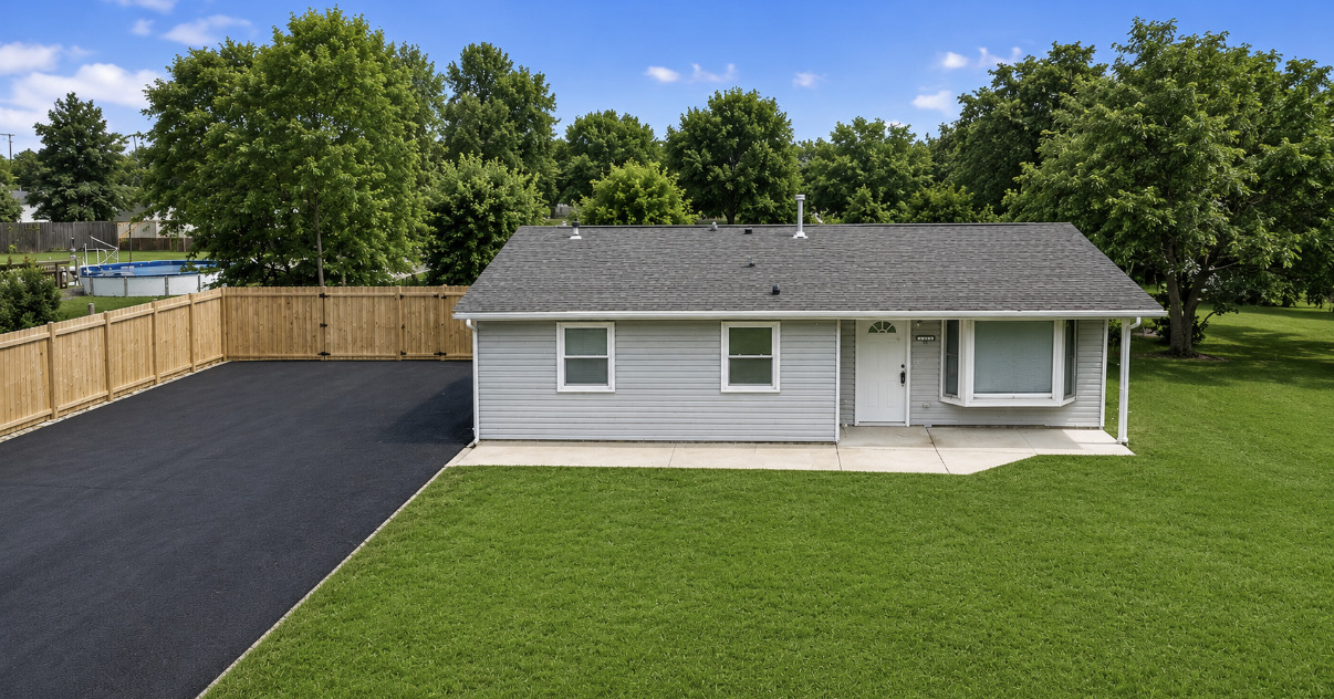 1713 222nd Place Property Photo 1