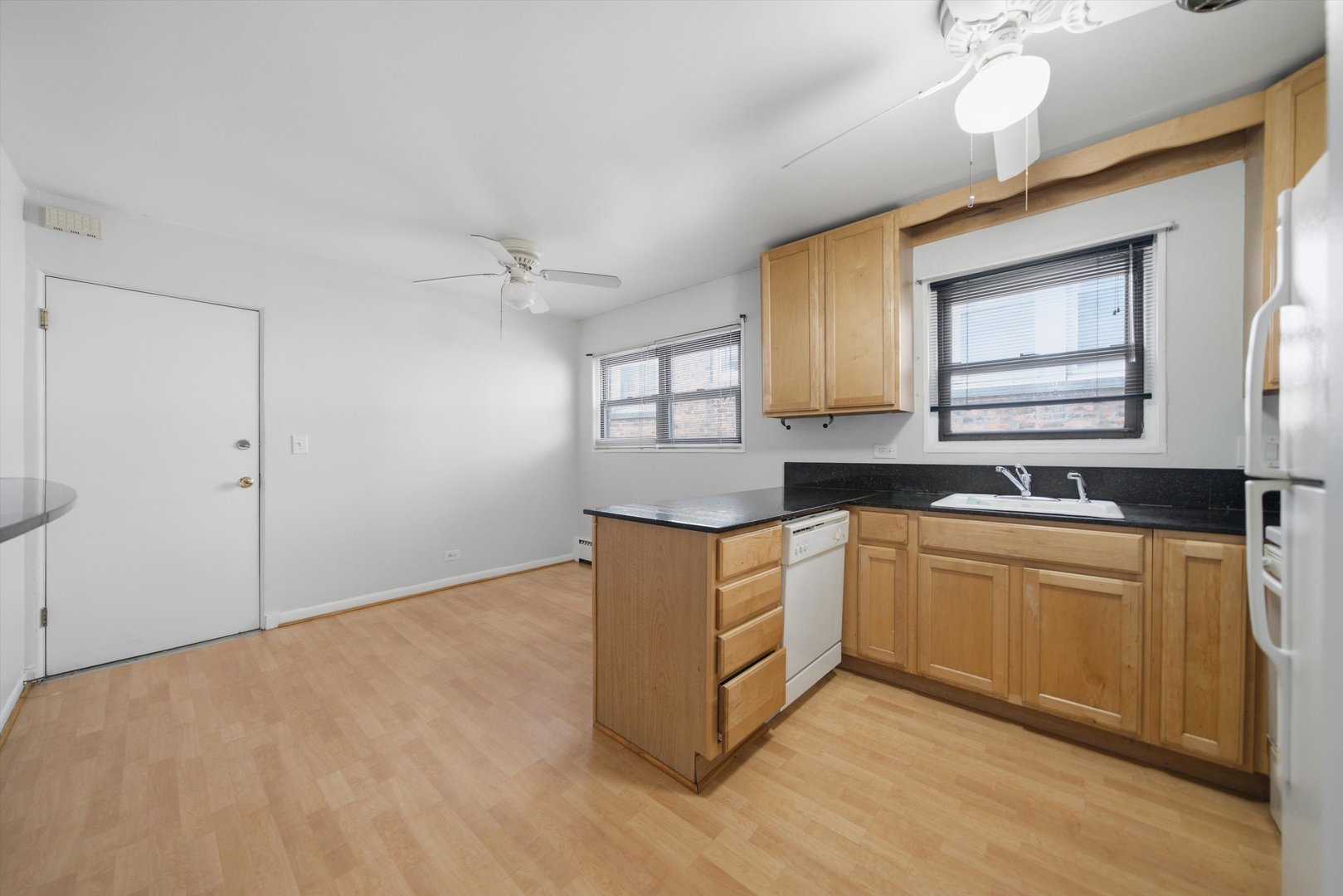 503 Sheridan Road 3b Property Photo 4