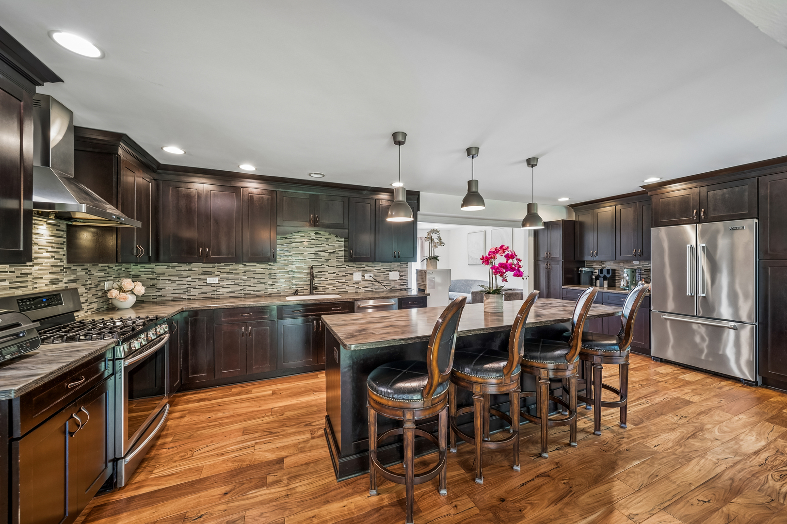 5s671 Buttonwood Court Property Photo 2