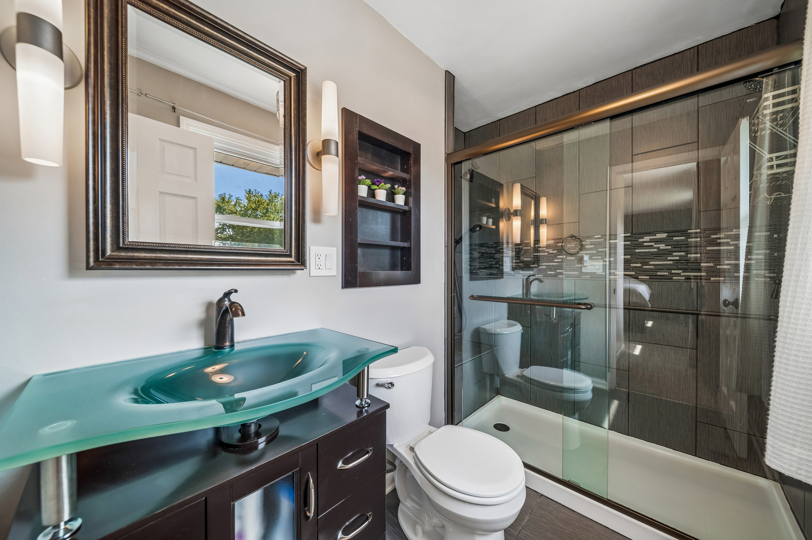 5s671 Buttonwood Court Property Photo 6