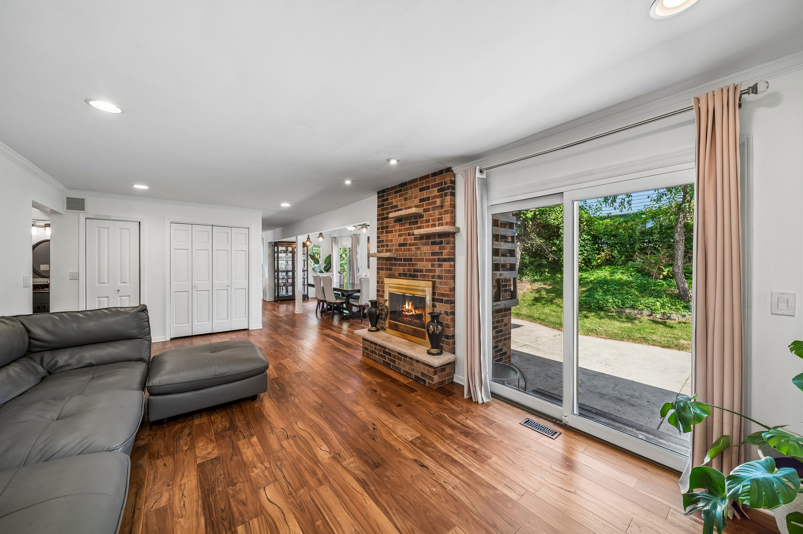 5s671 Buttonwood Court Property Photo 15