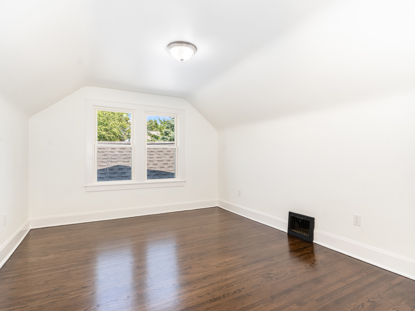 510 W 8th Street Property Photo 12