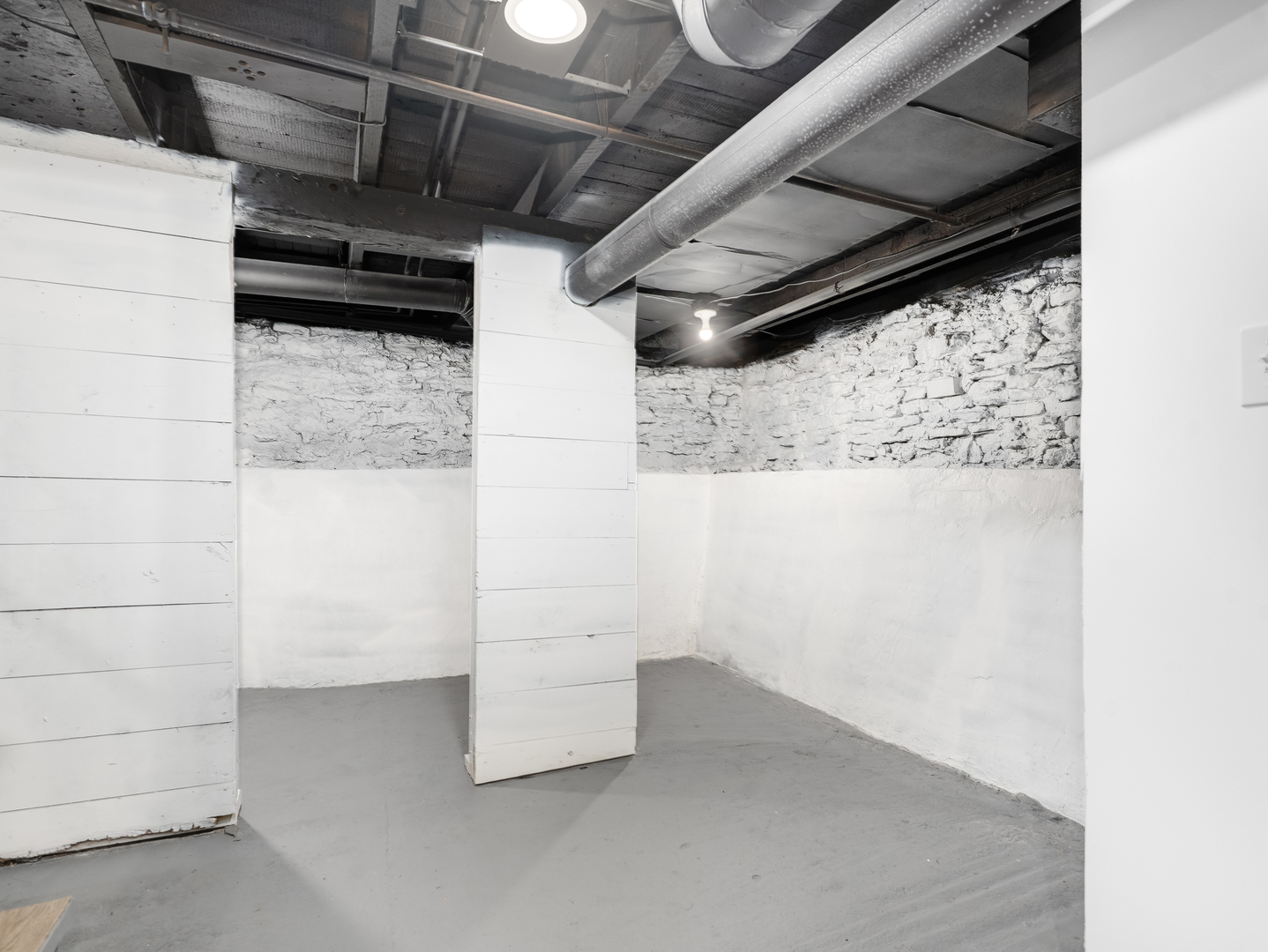 510 W 8th Street Property Photo 17