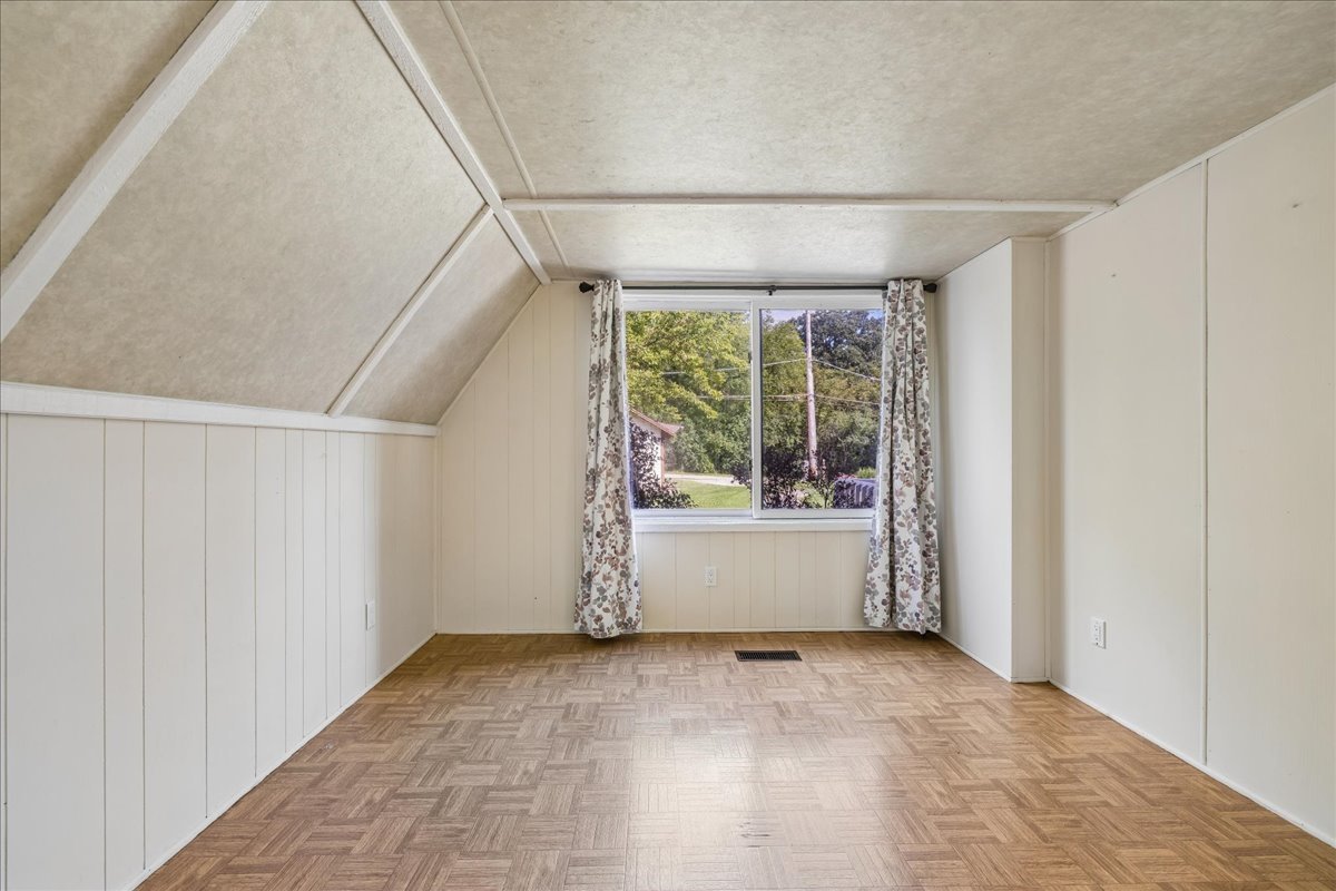 40576 N Grand Avenue Property Photo 7