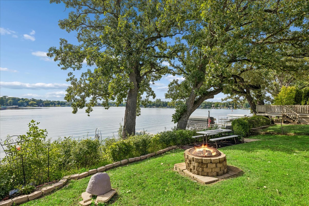 40576 N Grand Avenue Property Photo 18