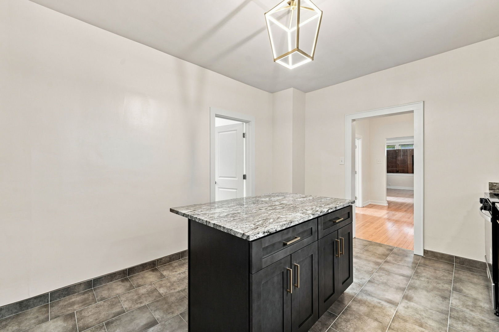 310 E 138th Street Property Photo 4