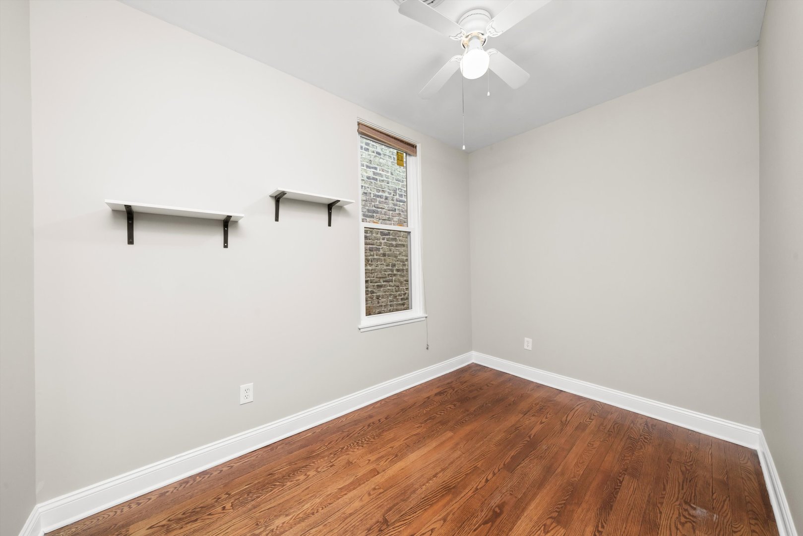 2420 S Oakley Avenue Property Photo 8