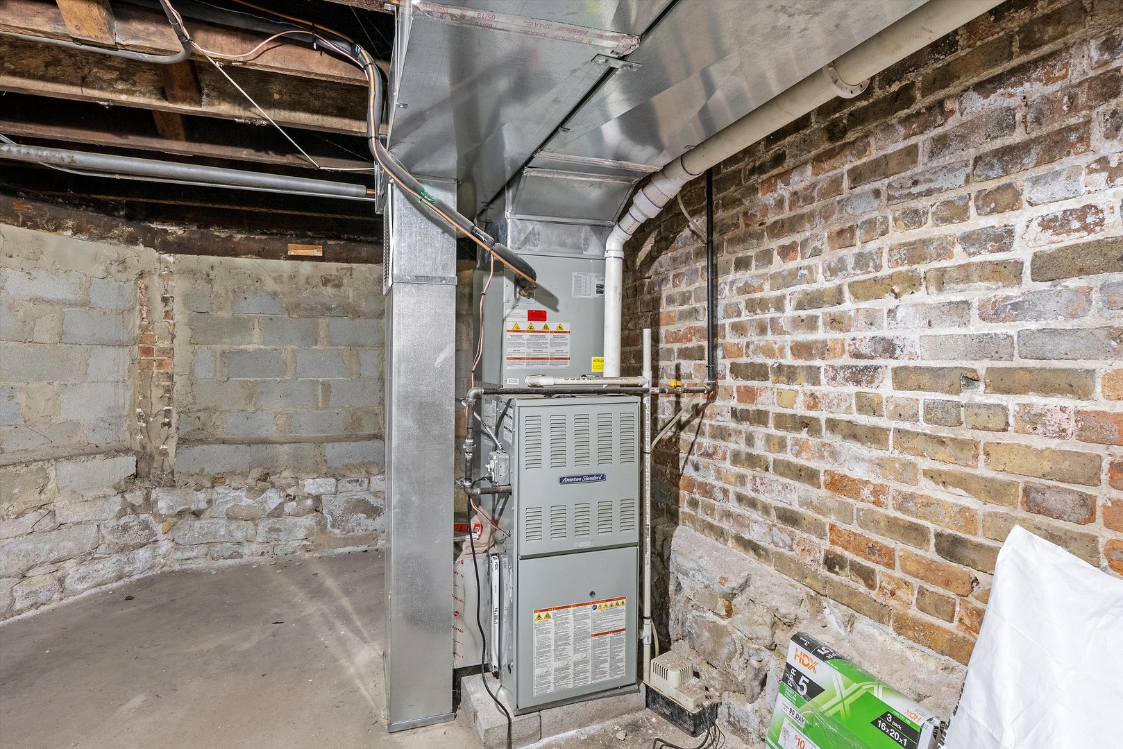 2420 S Oakley Avenue Property Photo 17