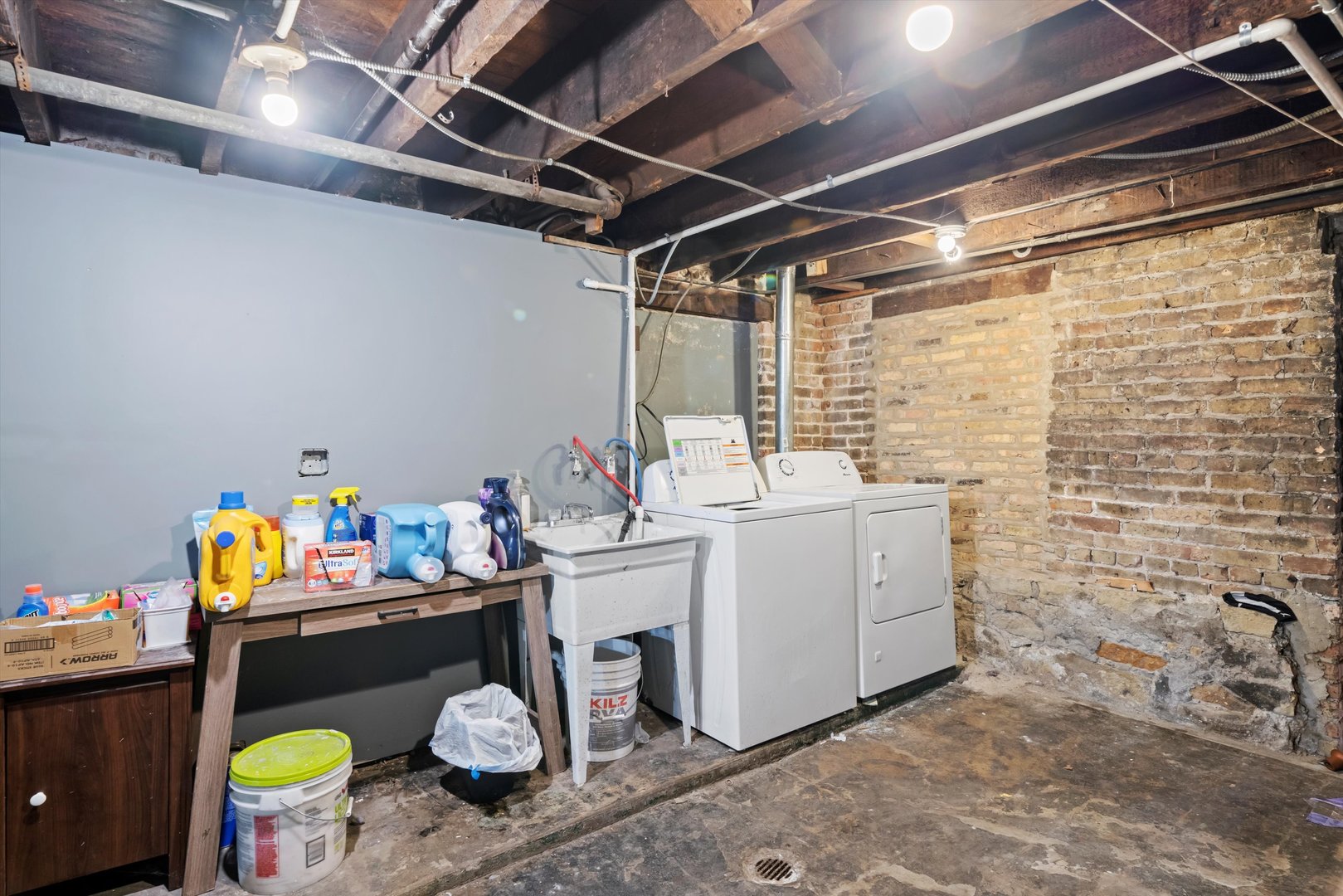 2420 S Oakley Avenue Property Photo 20