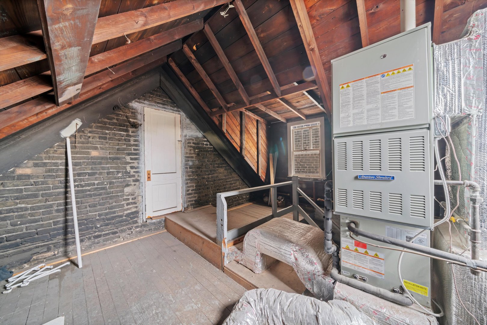 2420 S Oakley Avenue Property Photo 22