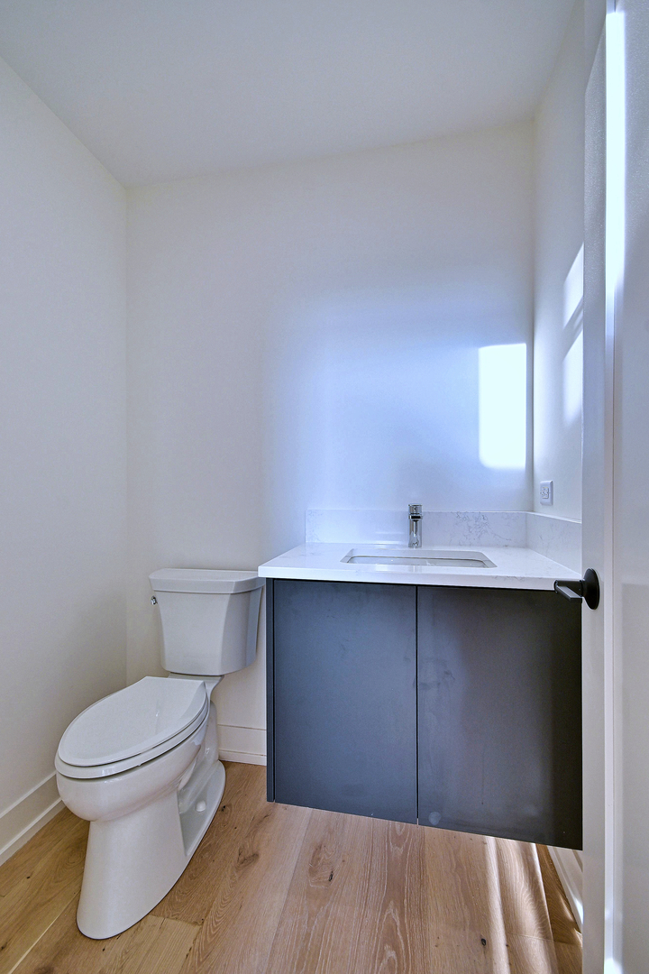 256 Addison Avenue Property Photo 45