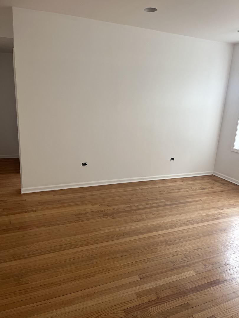 2414 W 70th Street 1 Property Photo 3
