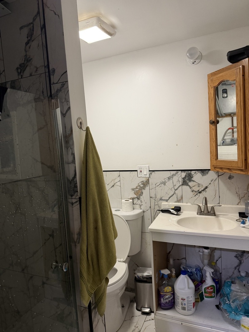 5236 W Irving Park Road Property Photo 8