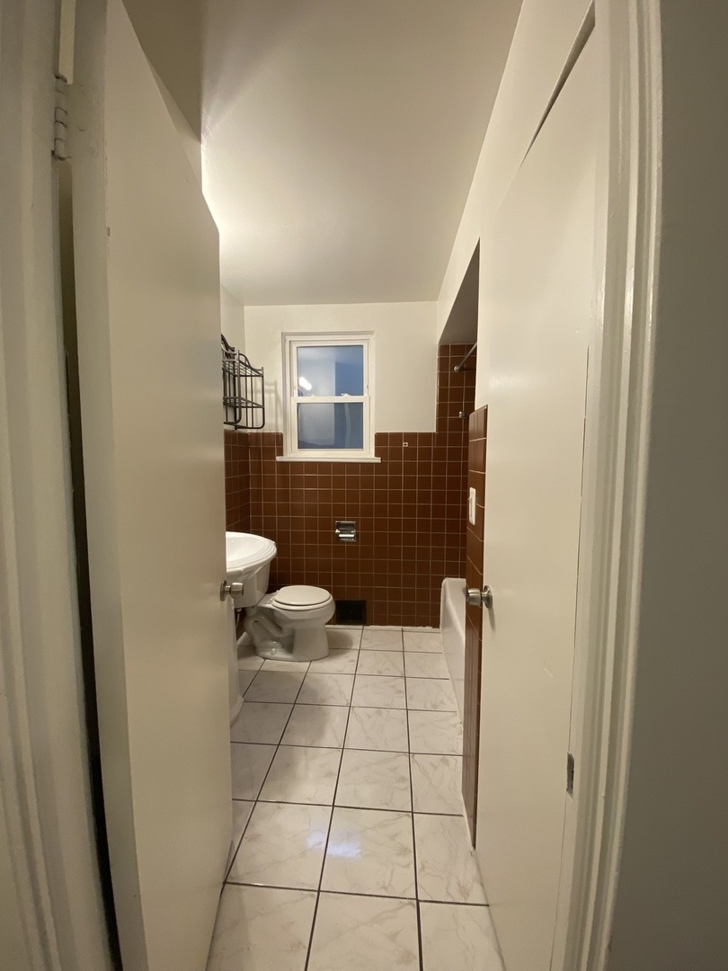 5236 W Irving Park Road Property Photo 16